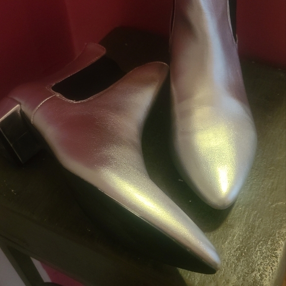 NWOT GORGEOUS UNION BAY SILVER BOOTS 7.5 - Picture 13 of 14